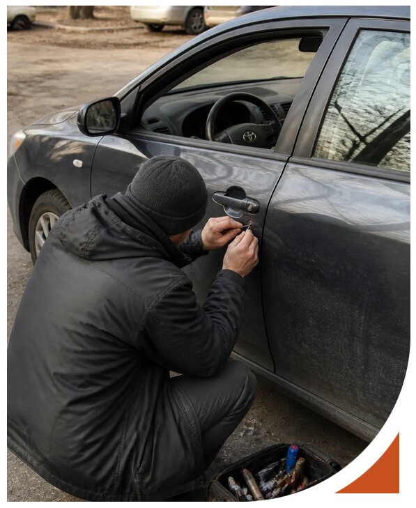 Профессиональное вскрытие автомобиля Тойота без повреждений в Лангепасе